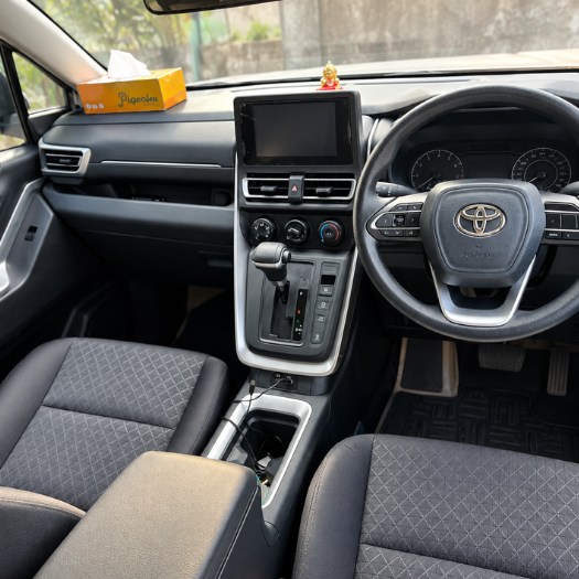 Toyota Innova Rental in Chennai – dashboard and cockpit