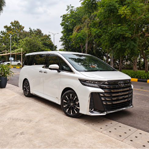 Toyota Vellfire Rental in Chennai – exterior view